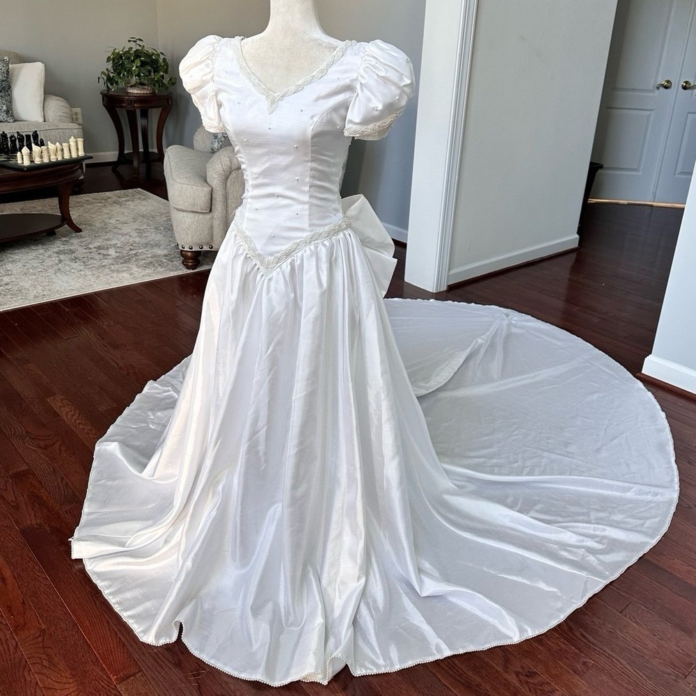 Mon Cheri Puffy Faux Pearl Beaded Embellished Butt‎ Bow Detail Wedding Dress